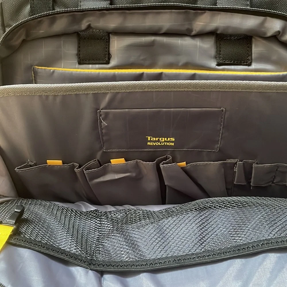 Targus laptop case / shoulder-strap bag